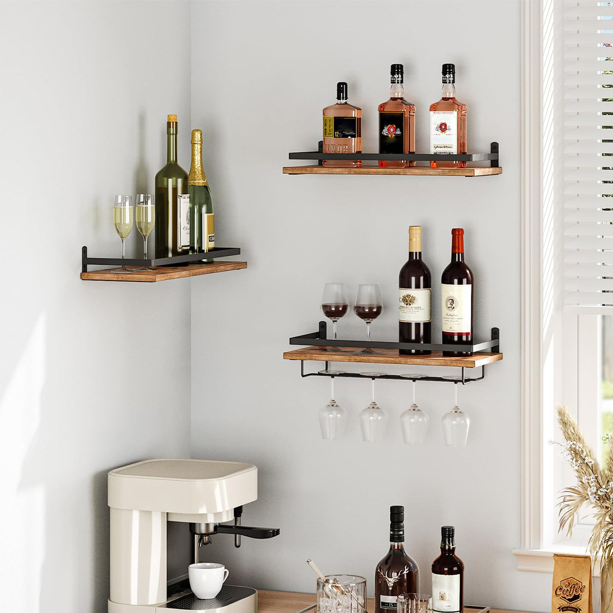 HOOBRO estante-vino-pared-3-piezas para organizar copas y botellas con estilo.