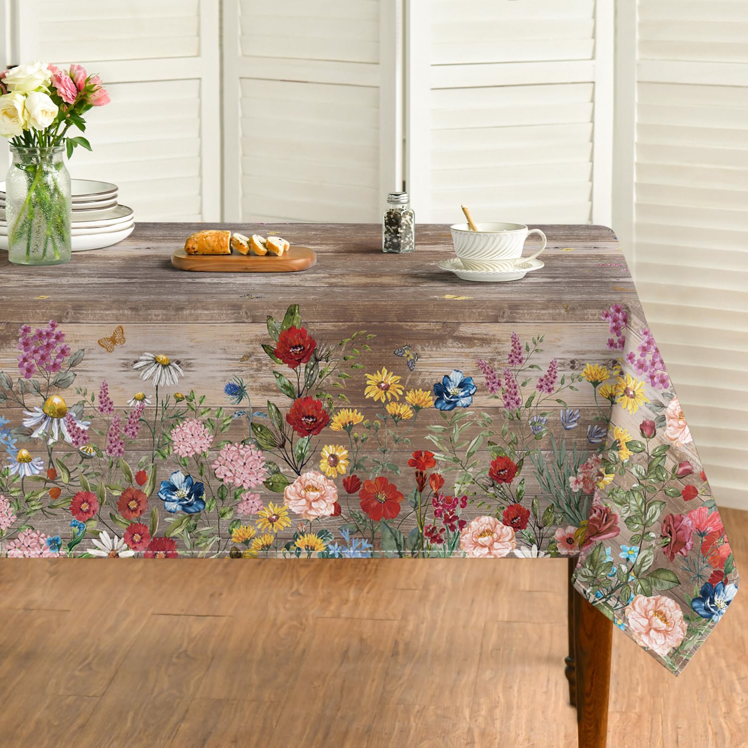 Horaldaily: flores sobre grano de madera marrón, protege la mesa.