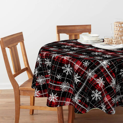Ambiente de mesa con mantel Horaldaily, decoracion festiva y estilo elegante para reuniones.