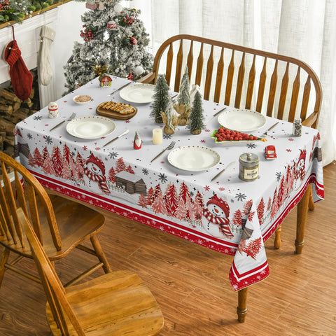 Detalle de pinos nevados del mantel Horaldaily para ambiente invernal