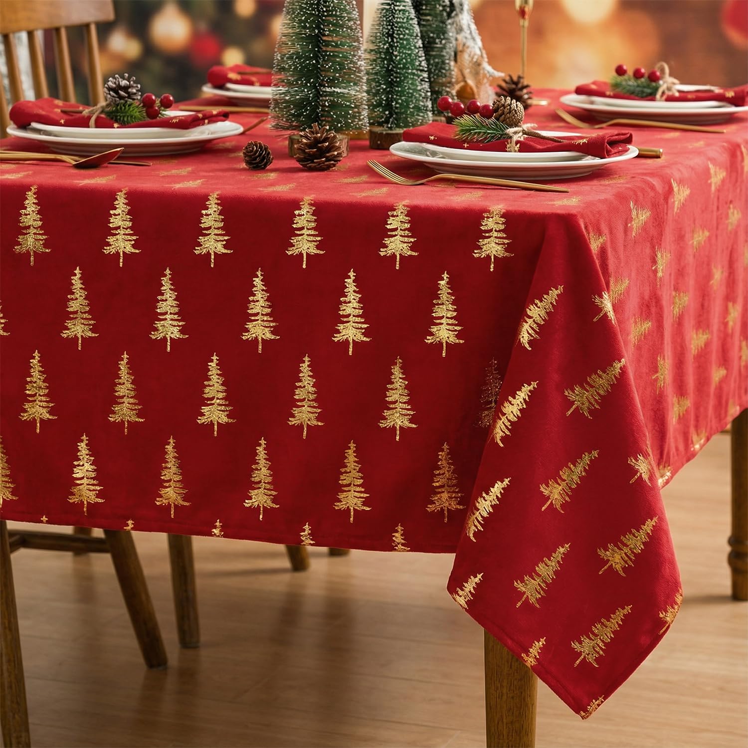 Mantel Horaldaily rojo de terciopelo para mesa elegante.