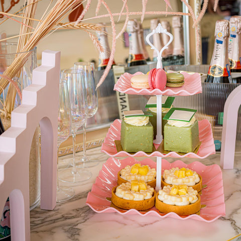 Horchen ambientacion mesa postres, crea una presentación completa para celebraciones.