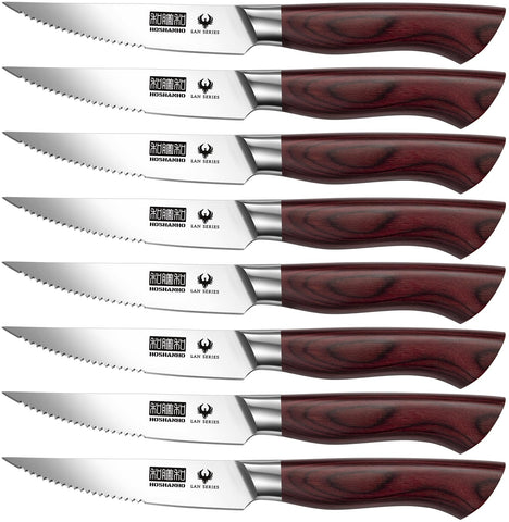 Cuchillos HOSHANHO para bistec en juego de 8 piezas en mesa
