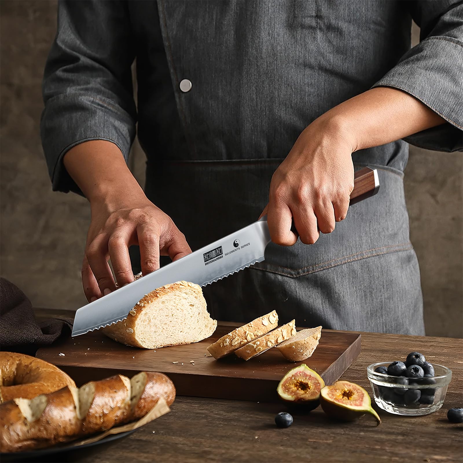 Uso versátil para cortar pan, tartas y frutas con un solo cuchillo
