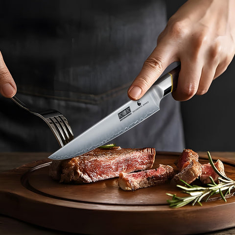 Cuchillo HOSHANHO, mango de sándalo rojo, ofrece agarre cómodo durante las comidas.