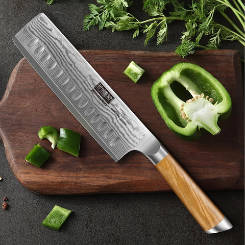 Versatilidad para verduras y carnes con HOSHANHO Nakiri en la cocina.