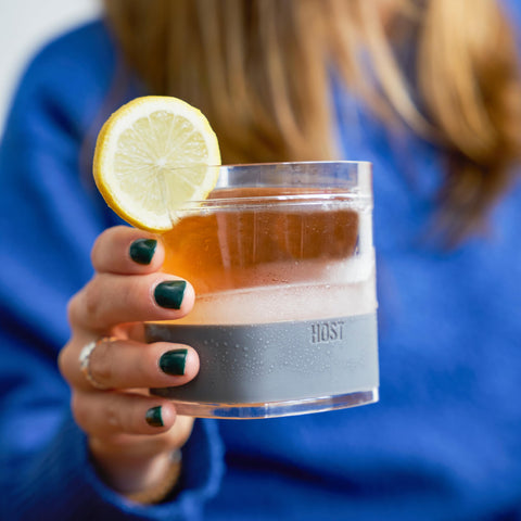 Host Whiskey Freeze para cocteles y whisky a temperatura optima.