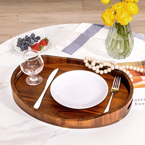 Asas ergonómicas en la bandeja HouseJoy para moverla entre habitaciones.