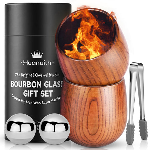 Vaso Huanuith de whisky con madera carbonizada; realza aromas y sabor.