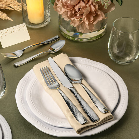 Hudson Essentials cuchara de cena martillada, brillo suave y cómodo agarre