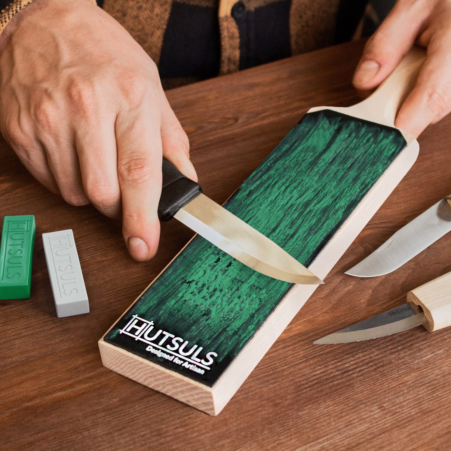 Hutsuls estrop cuero 3x9 con compuesto verde incluido para afilado rápido.