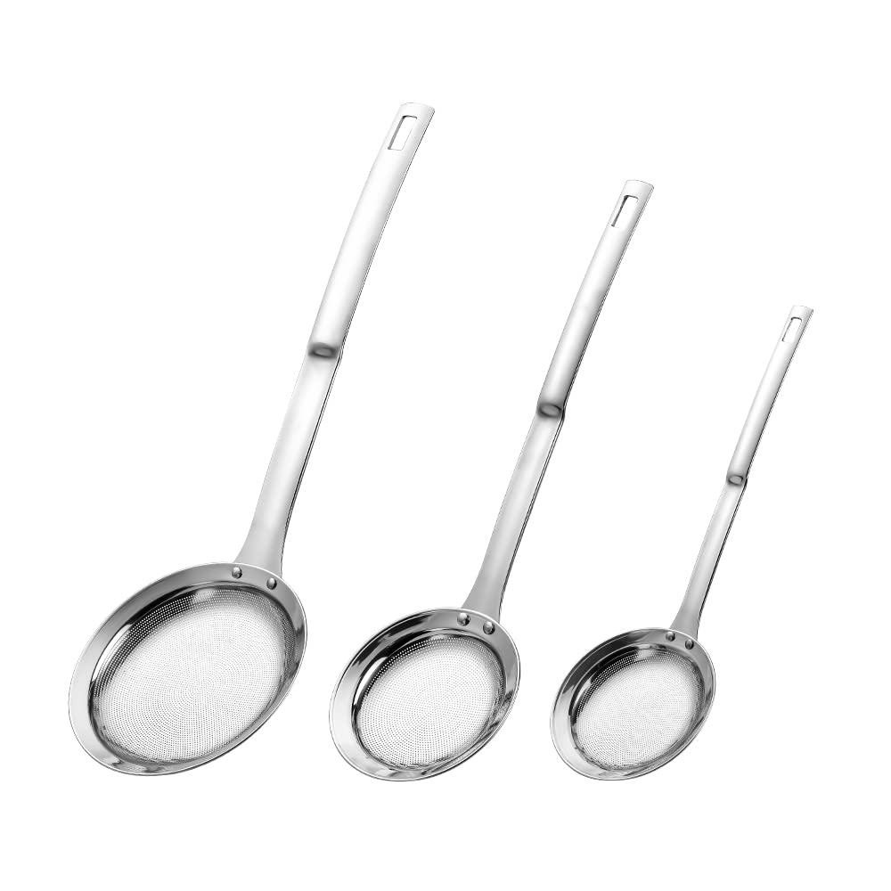 Coladores Hvanam de malla fina en set de tres con acabado de acero inoxidable para cocina.