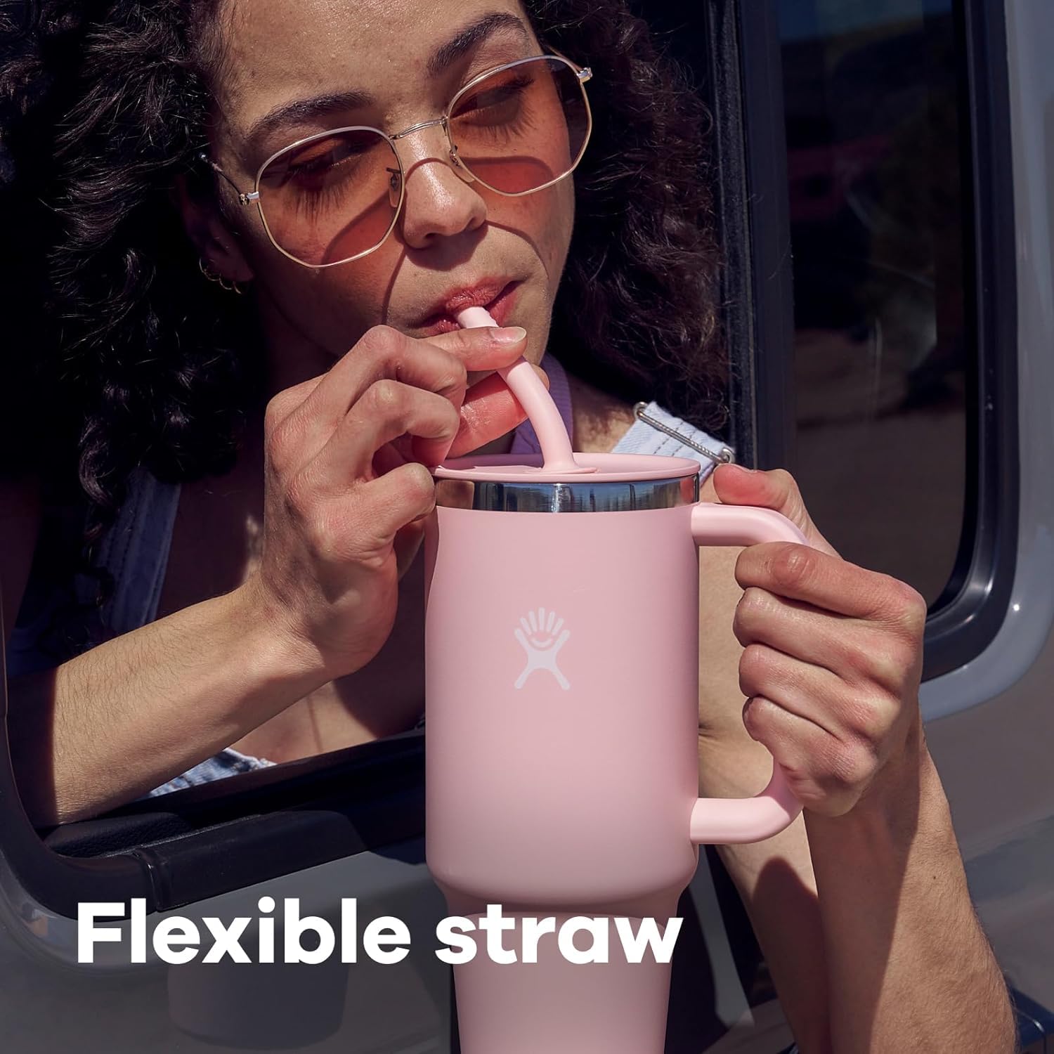 Hydro Flask 32oz acabado miel-ombre: estilo distintivo y funcionalidad duradera.