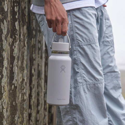 Acabado colorido y duradero de Hydro Flask para llevar a cualquier lugar.