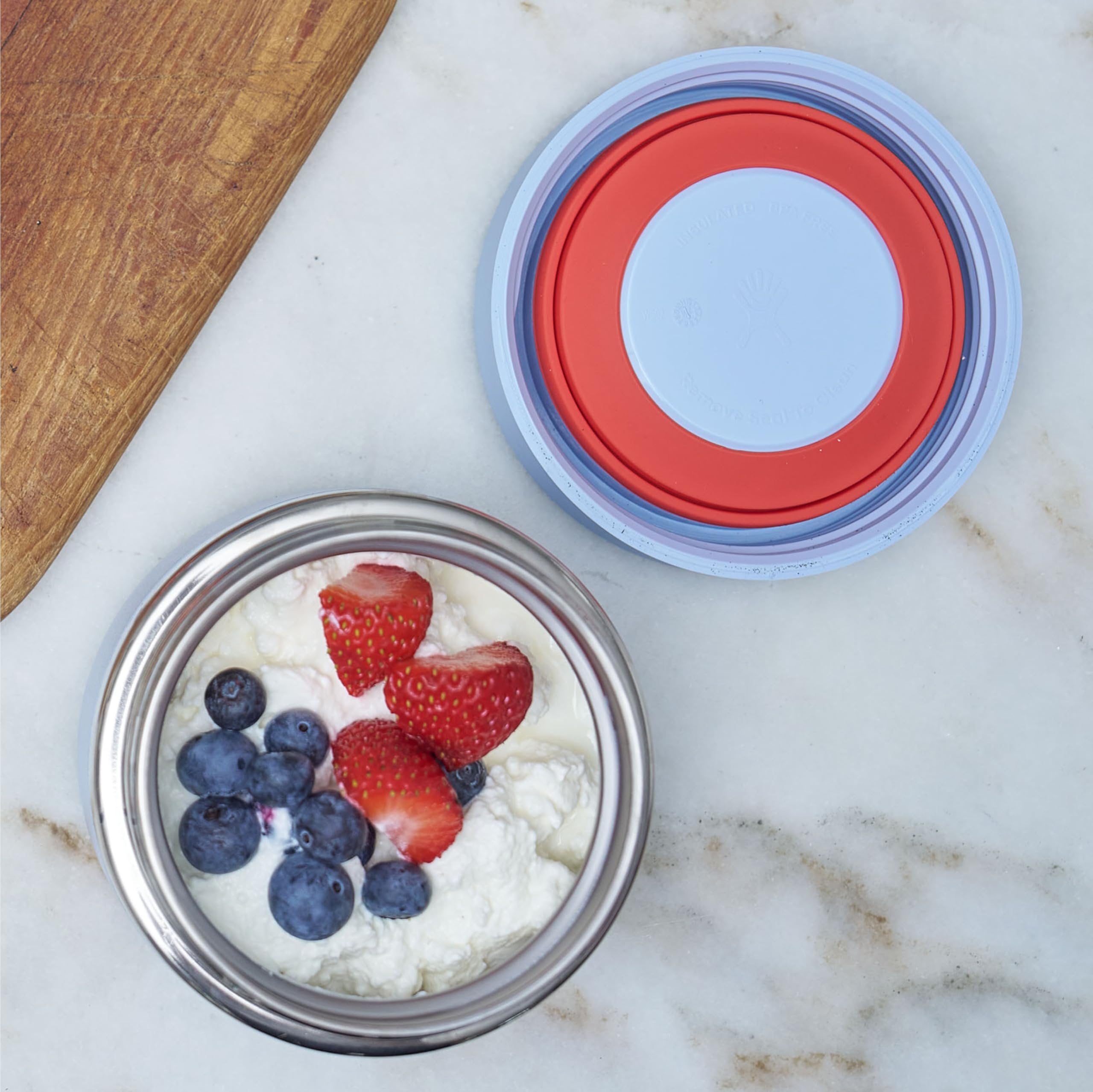 Hydro Flask Food Jar contiene comida caliente o fría para llevar al trabajo.