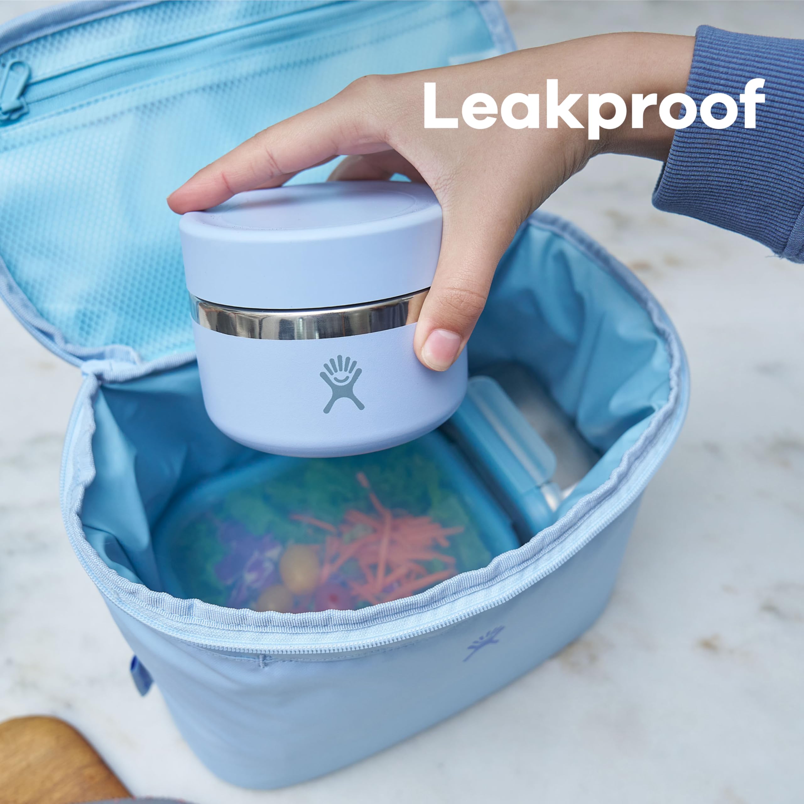 Hydro Flask Food Jar diseño compacto cabe en bolso para snacks y comidas.