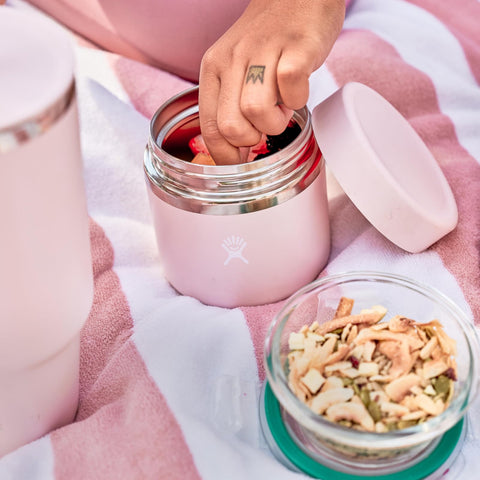 Hydro Flask Food Jar para snacks, sobras y porciones en cualquier momento.