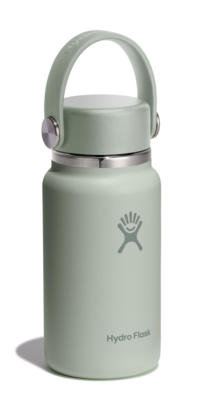 Hydro Flask Micro tapa cerrada demostrando sello hermético y seguridad