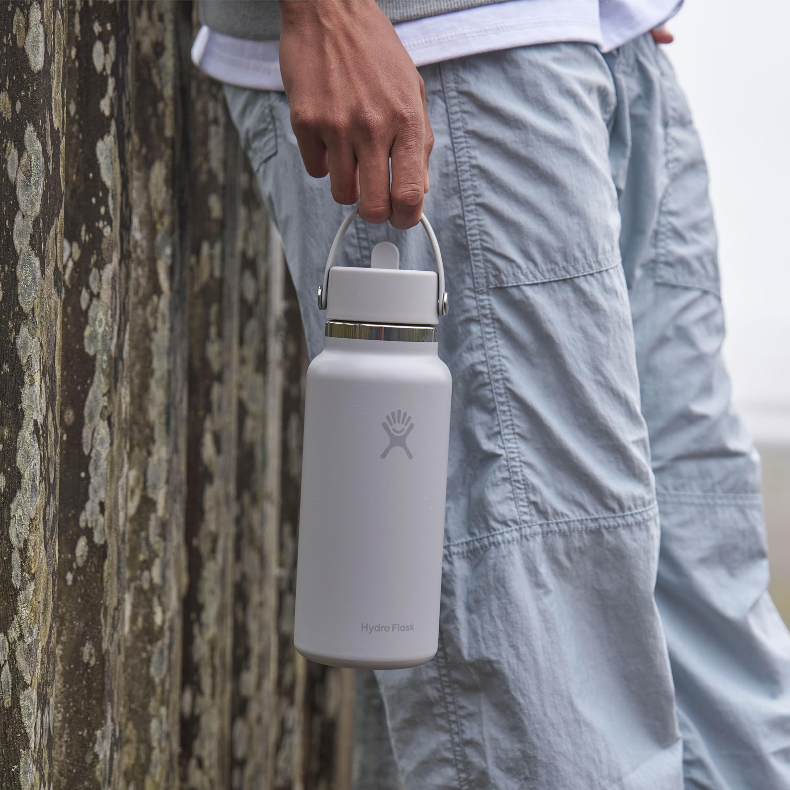 Hydro Flask tapa-flex-straw facilita beber con una mano en cualquier momento.