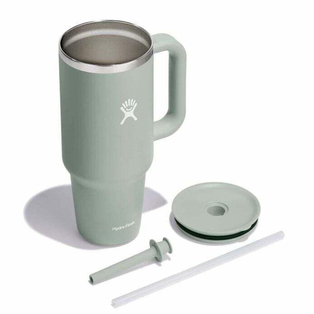Hydro Flask Travel Tumbler con aislamiento TempShield mantiene fría la bebida por horas.