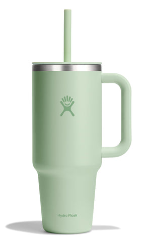 Hydro Flask Travel Tumbler 40 oz con asa ergonómica para uso diario.