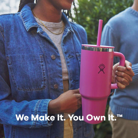 Hydro Flask Travel Tumbler 40 oz uso diario en interiores y exteriores.