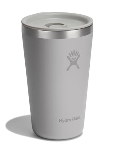 Hydro Flask Tumbler de 16 onzas con aislamiento doble mantiene bebidas frías o calientes.