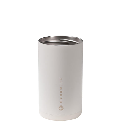 HydroJug Base de goma antideslizante mantiene estable la bebida.