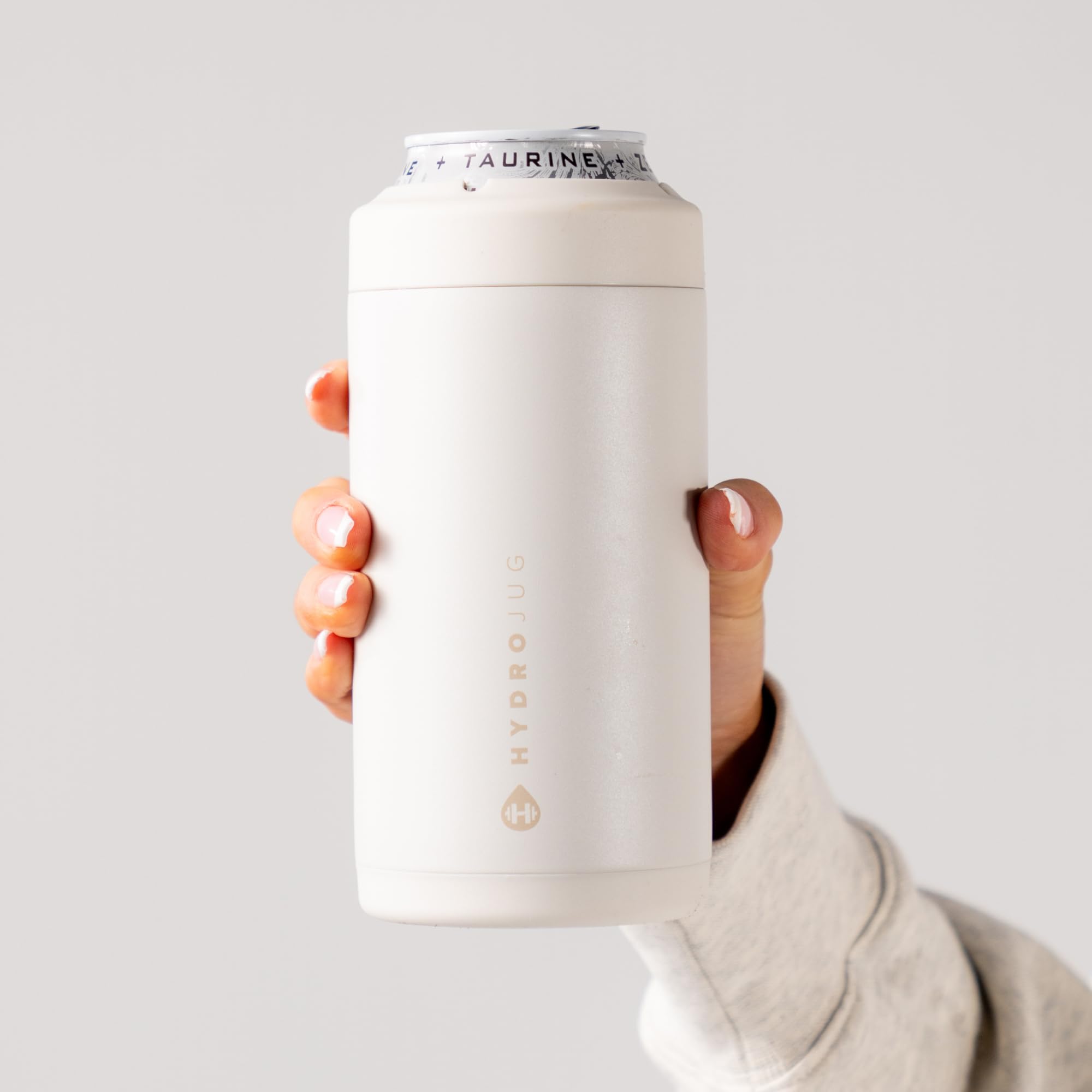 HydroJug Diseño compatible con portavasos para viajes fáciles.