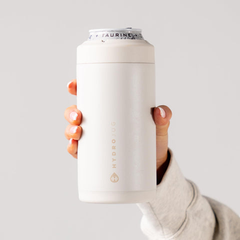 HydroJug Diseño compatible con portavasos para viajes fáciles.