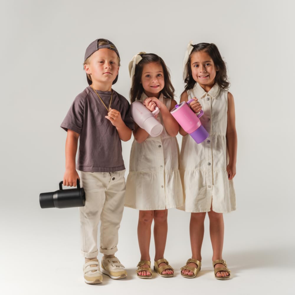 HydroJug Kids útil en escuela y deportes para hidratación durante el día.