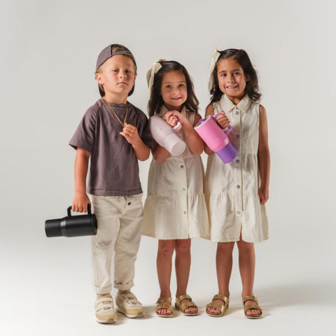 HydroJug Kids útil en escuela y deportes para hidratación durante el día.