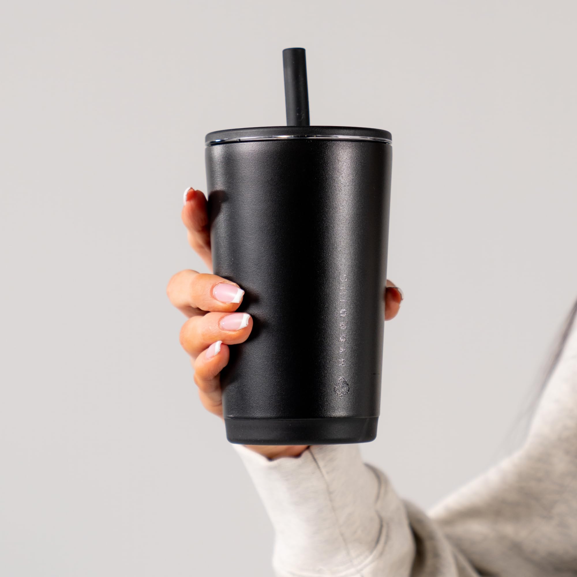 HydroJug Tumbler diario 14 onzas base estrecha cabe en portavasos.