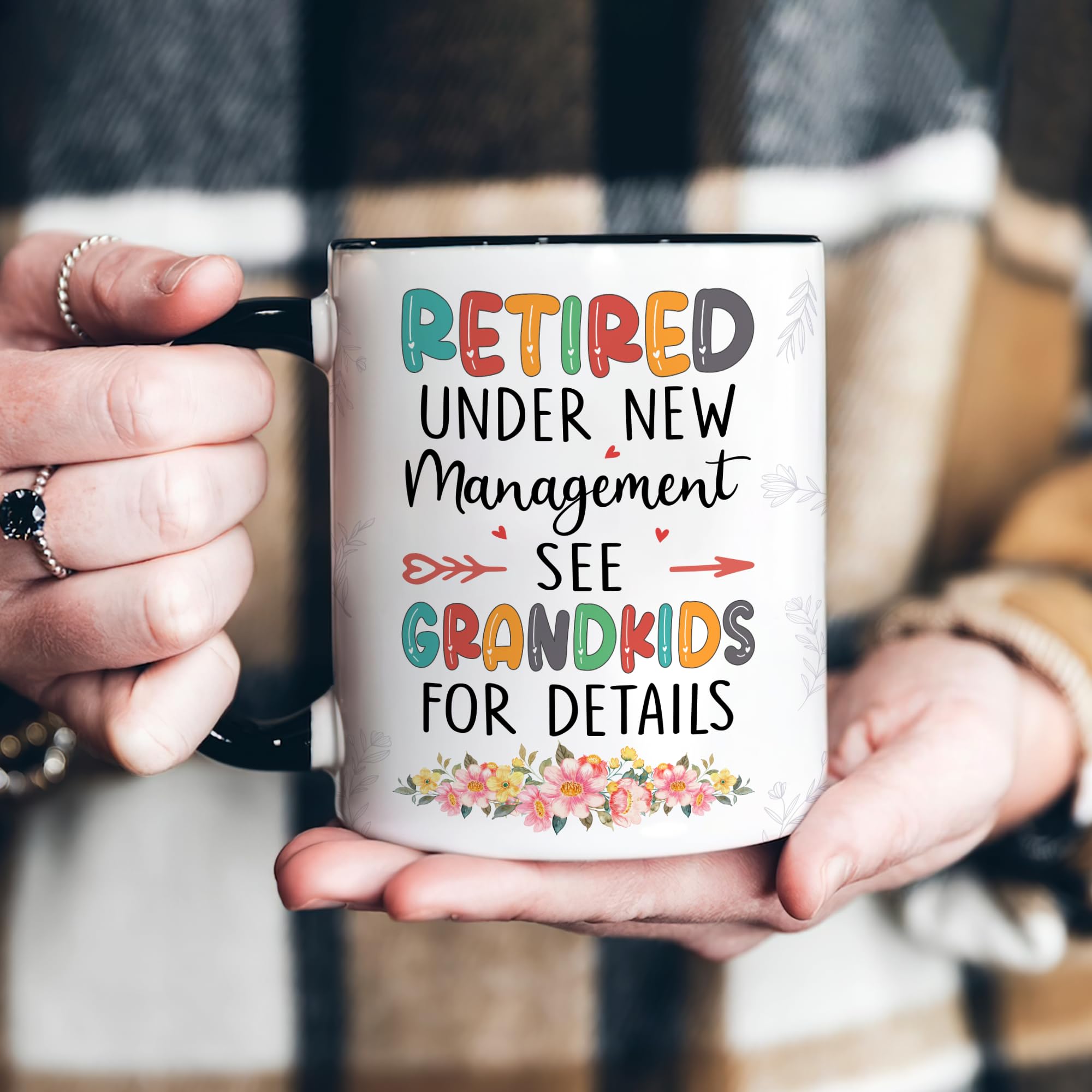 Taza de diseño divertido para jubilados, uso diario con humor.