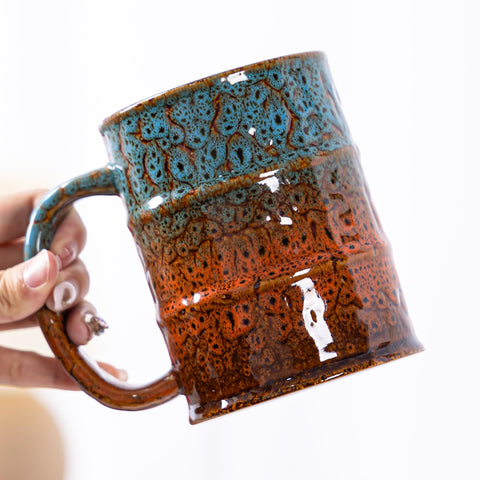 HYTYSKAR base estable, mantiene la taza firme sobre la mesa.