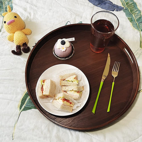 Grano de madera de nogal en la bandeja i-lan, aspecto natural y cálido.