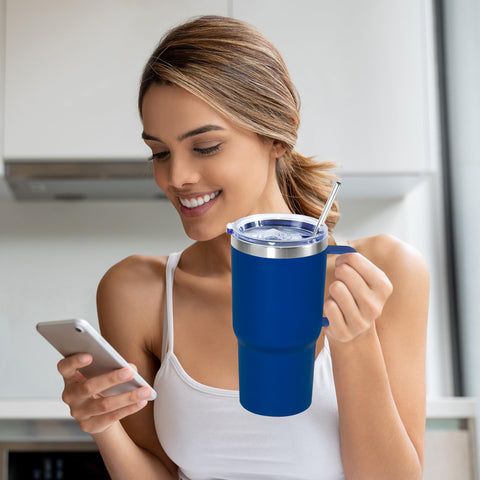 Icesip vaso termico 20oz con pajilla incluido para beber con comodidad.