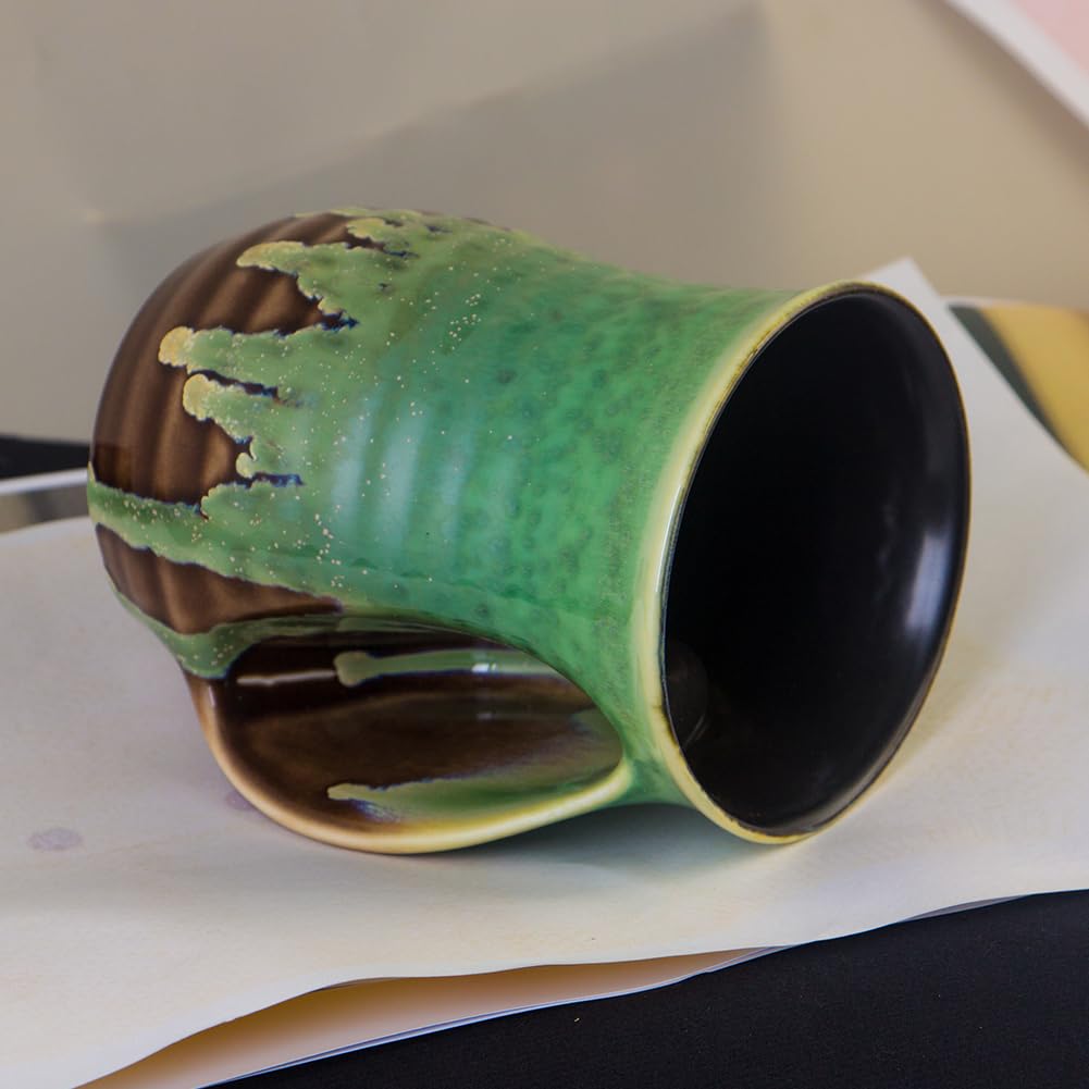 Taza Icytrip con diseño ergonómico y bolsillo para la mano derecha.