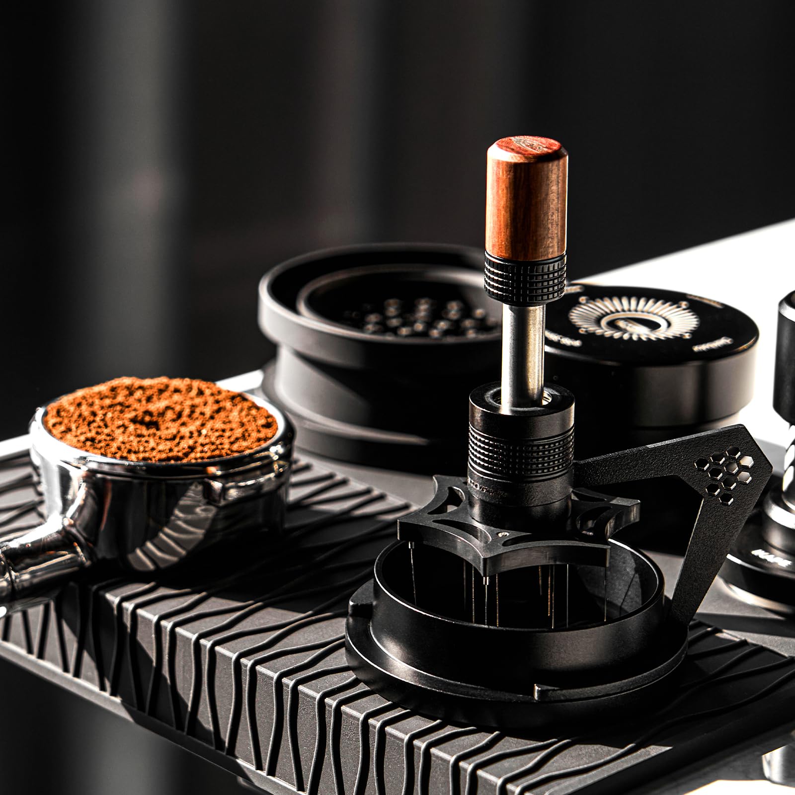 Aguja ajustable en IKAPE Mantis para adaptar a diferentes cafeteras.