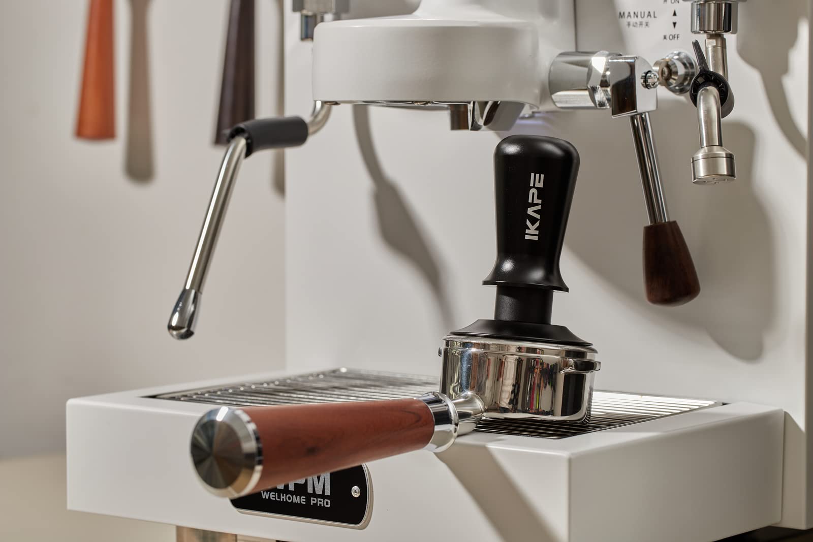 Tamper IKAPE patrón concéntrico con presión estable para crema uniforme