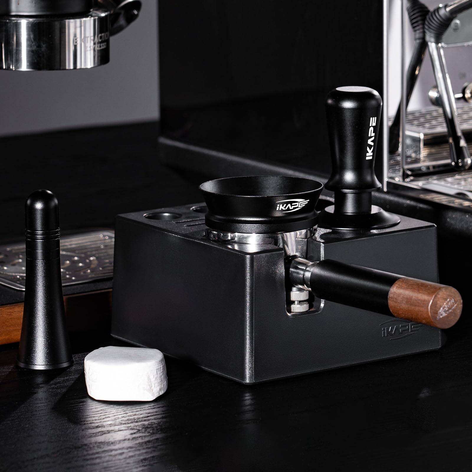 IKAPE tamper para baristas profesionales, herramienta esencial para espresso.