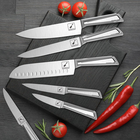 Estuche de madera para almacenamiento ordenado y ahorro de espacio.