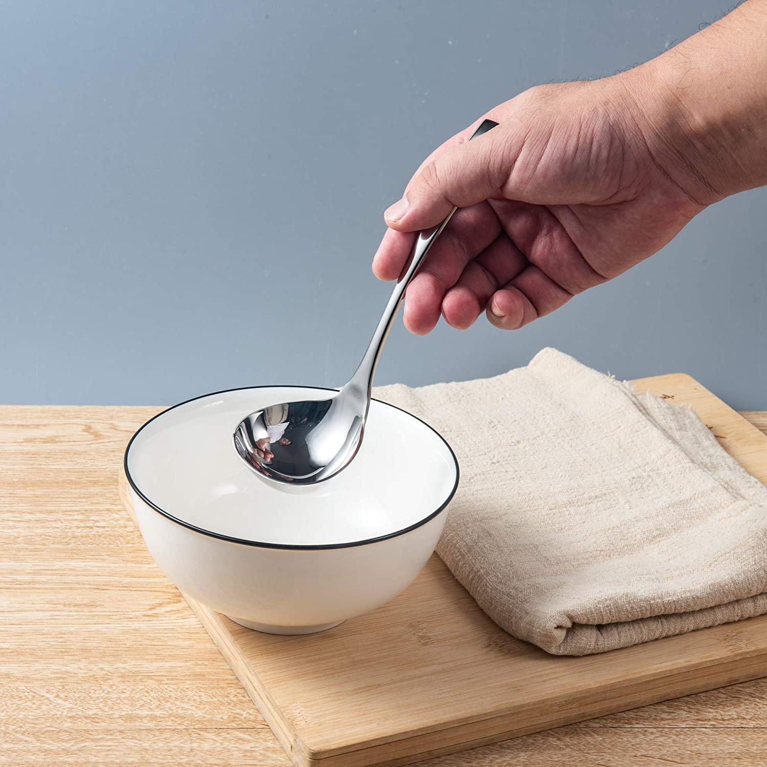 IMEEA Par de cucharones para salsa, perfectos para comidas familiares.