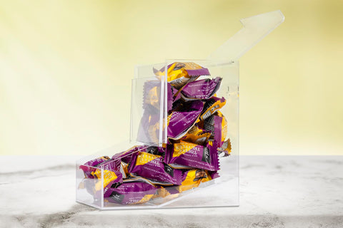 Inevibe Dispensador de dulces acrílico montaje en pared, ahorro de espacio en cualquier área.