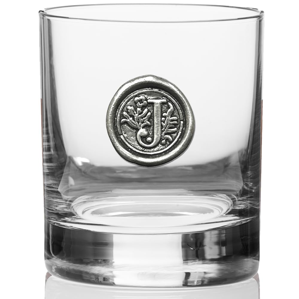 Vaso en mano, peso y textura de peltre