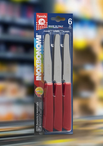 Cuchillos INOXBONOMI en mesa listos para usar
