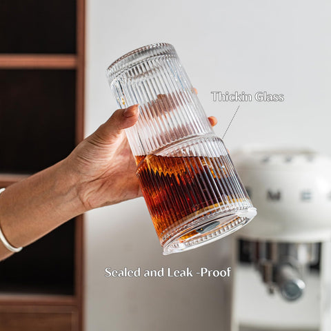 Conjunto de dos vasos INSETLAN acanalados para compartir.