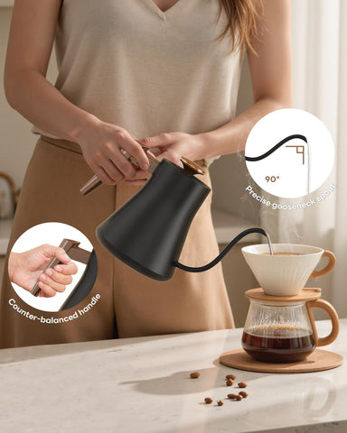 Hervidor IntreLife cuello de ganso con vertido preciso y estable.