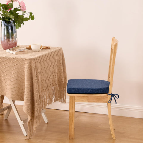 Conjunto de 4 almohadones IPYNBAP en azul marino para comedor.