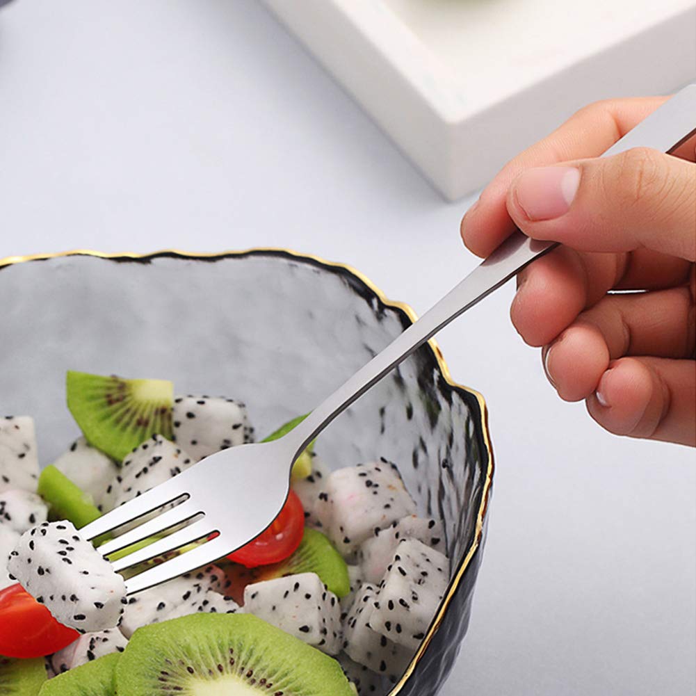 IQCWOOD mango ergonómico curvado para un agarre cómodo.
